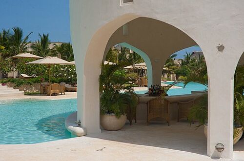 Pool im Swahili Beach Hotel