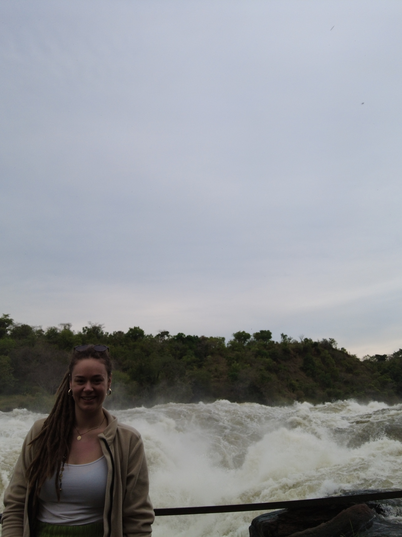 Lena Dasch von Karibu Safaris bei den Murchison Falls in Uganda