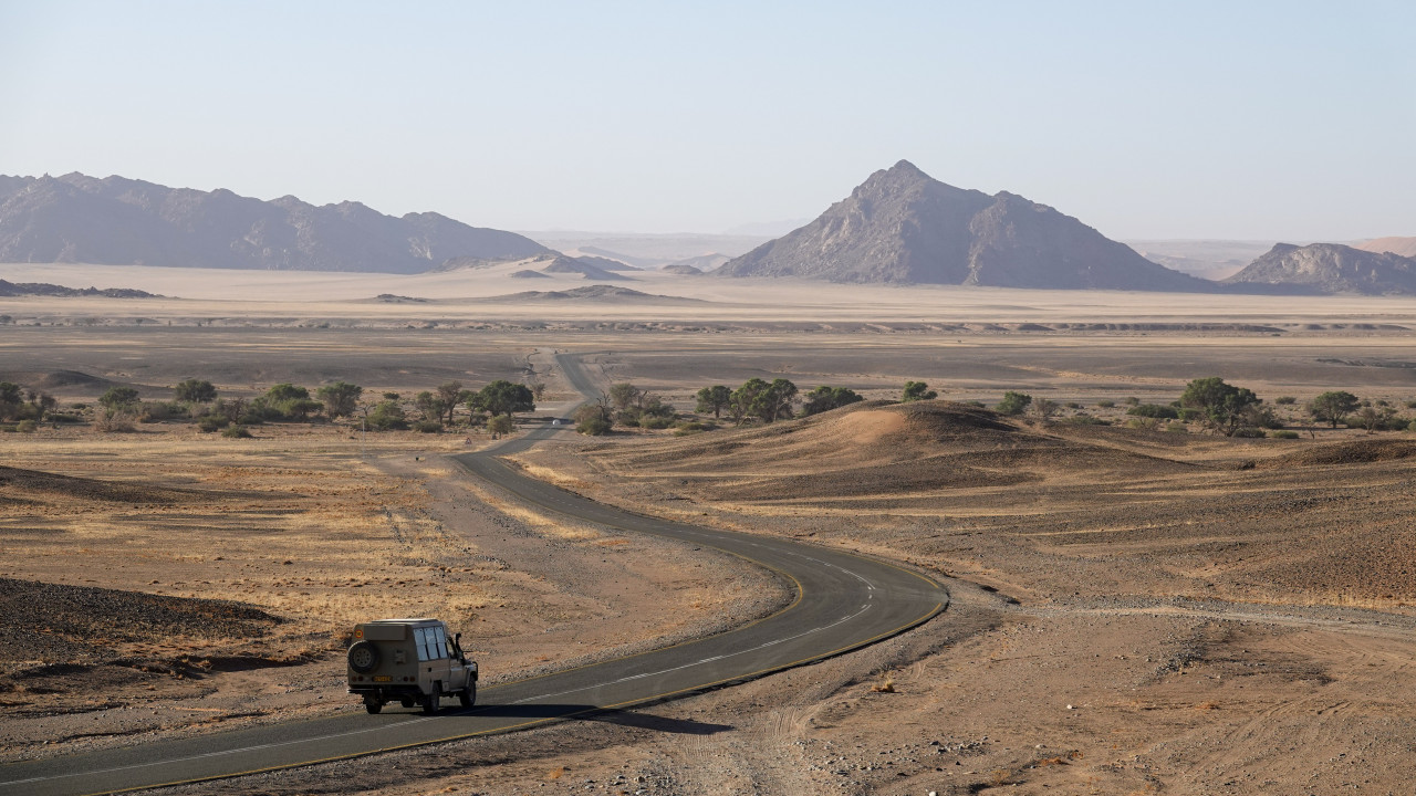 Unendliche Weiten auf Safari mit Karibu in Namibia