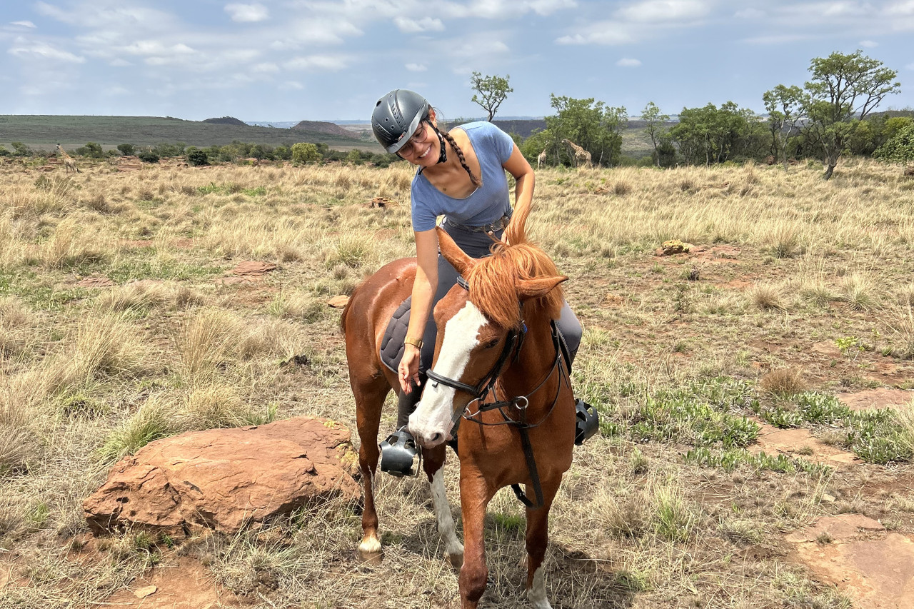 Reitsafari mit Karibu Safaris in der Savanne Südafrikas