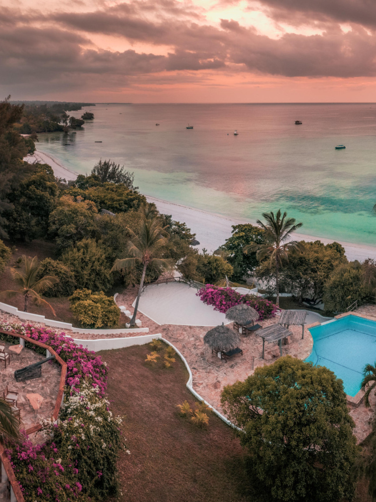 Entspannte Lage am türkisfarbenen Ozean