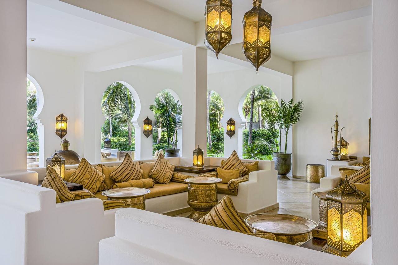 Luxuriöse Lounge mit wunderschönen Antiquitäten