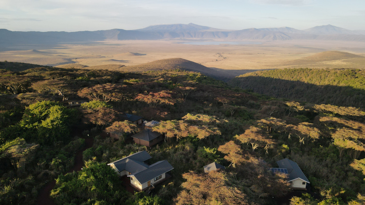 Ngorongoro Krater aus der Adler-Perspektive