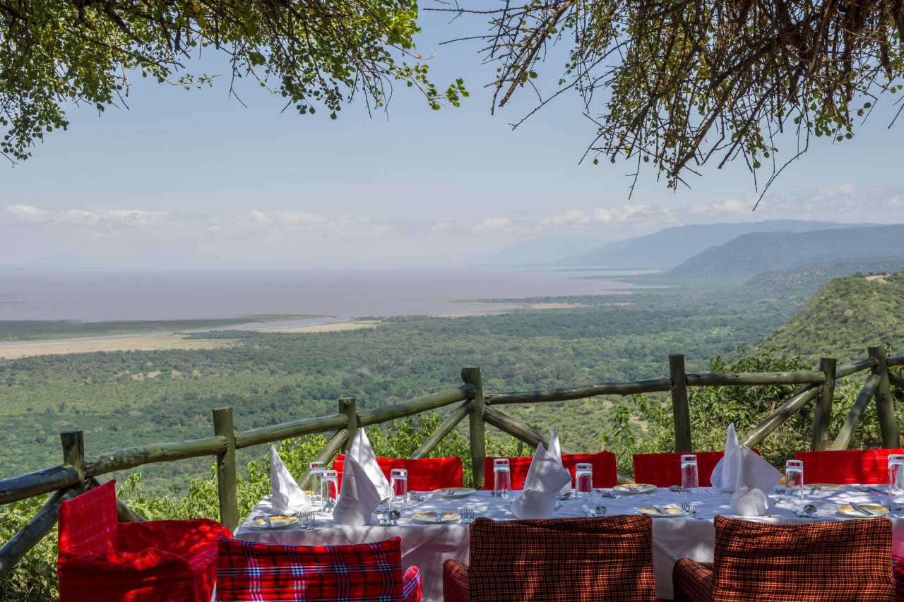 Beliebte Lodge mit Blick auf den Lake Manyara