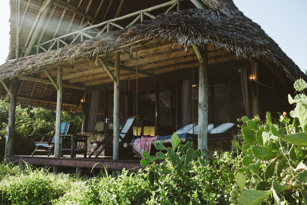 Zwölf Strand-Bandas mit Veranda und Meerblick