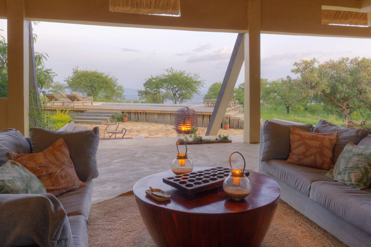 Blick von der Lounge auf den Pool