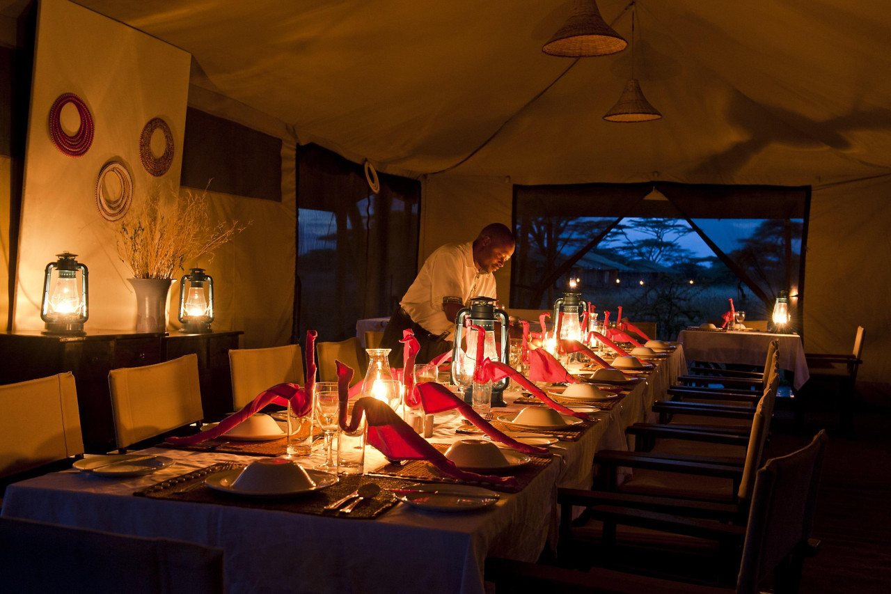 Dinnertafel für köstliche Speisen