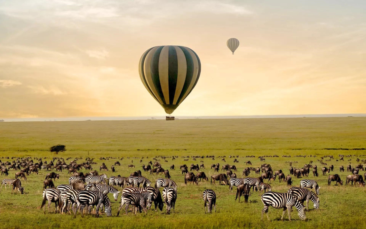 Beeindruckende Ballonfahrt über die Weite der Savanne
