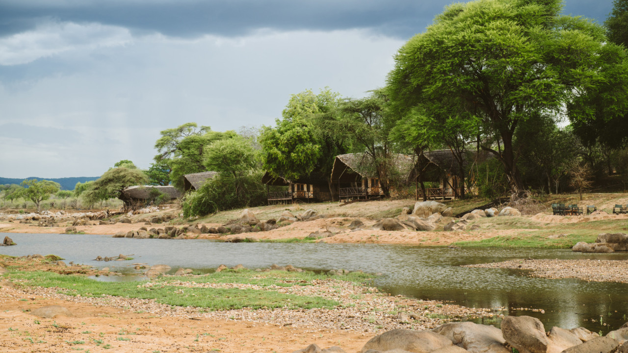Romantische Lodge entlang des Ruaha Flussufers