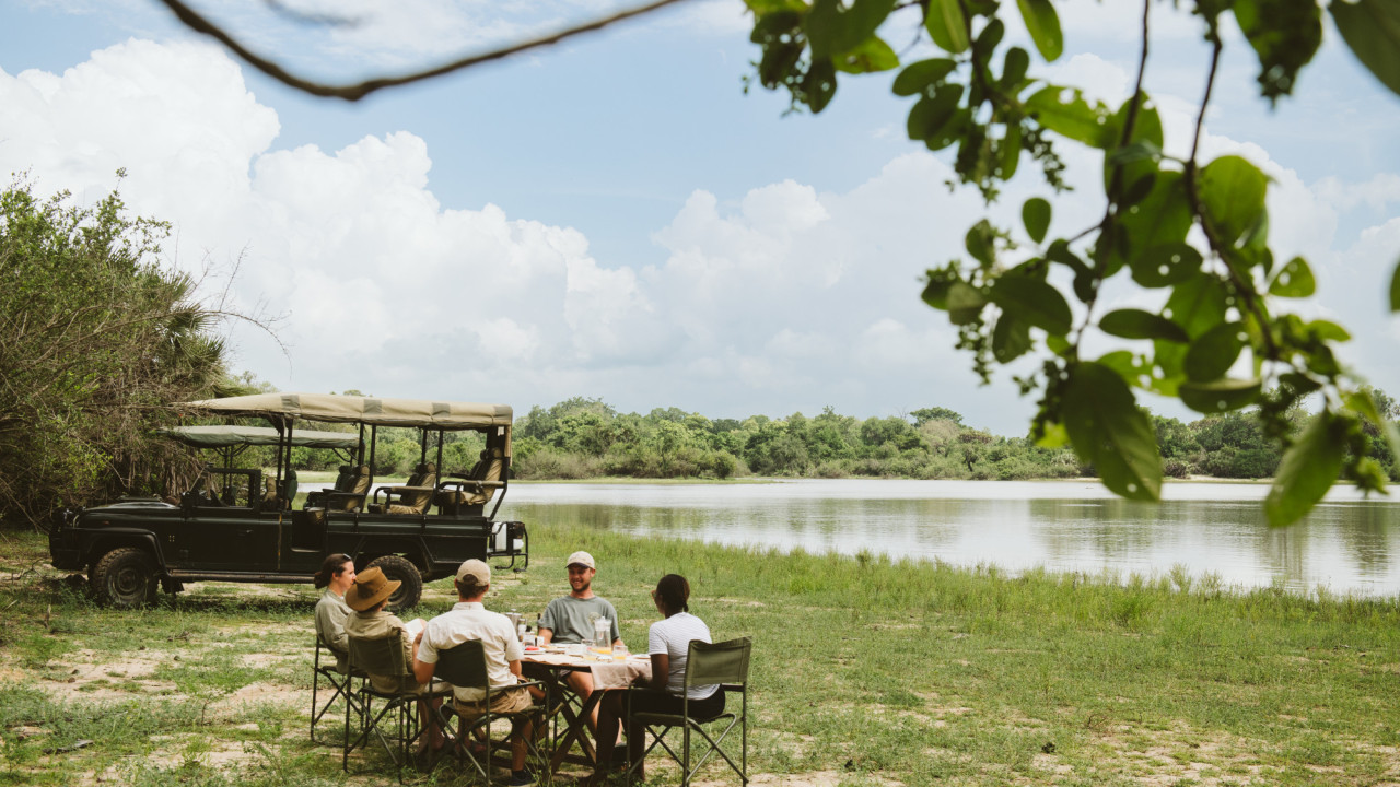 Lunchpause nach einer erlebnisreichen Pirschfahrt