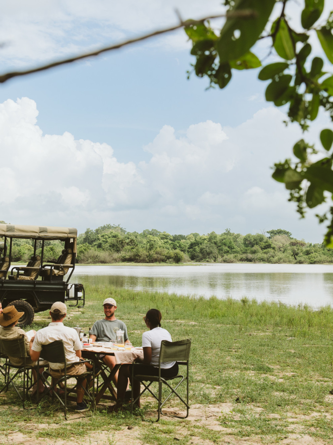 Lunchpause nach einer erlebnisreichen Pirschfahrt