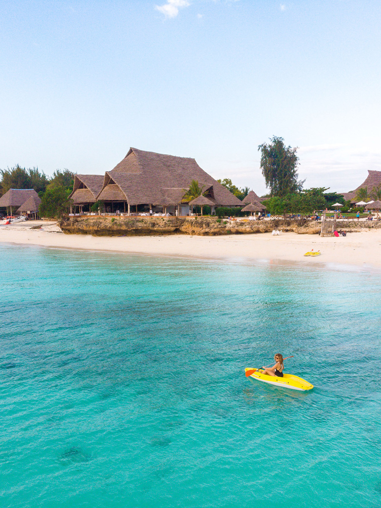 Sandies Baobab am berühmten Strand von Nungwi