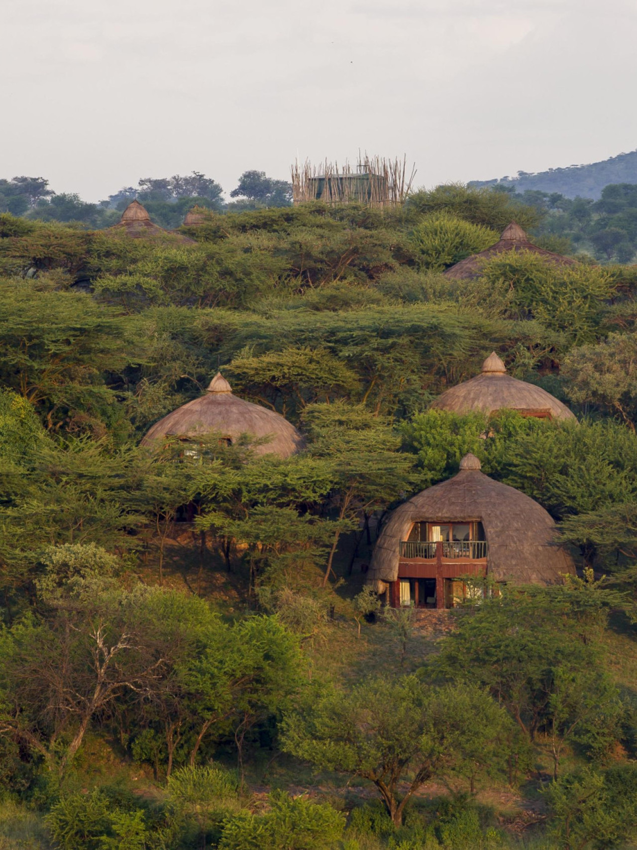 Luxuriöse Lodge auf einem Hügel mit Weitsicht