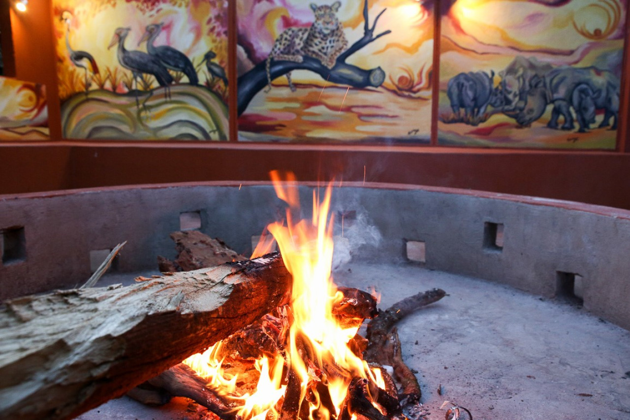 Am Lagerfeuer die Erlebnisse des Tages austauschen