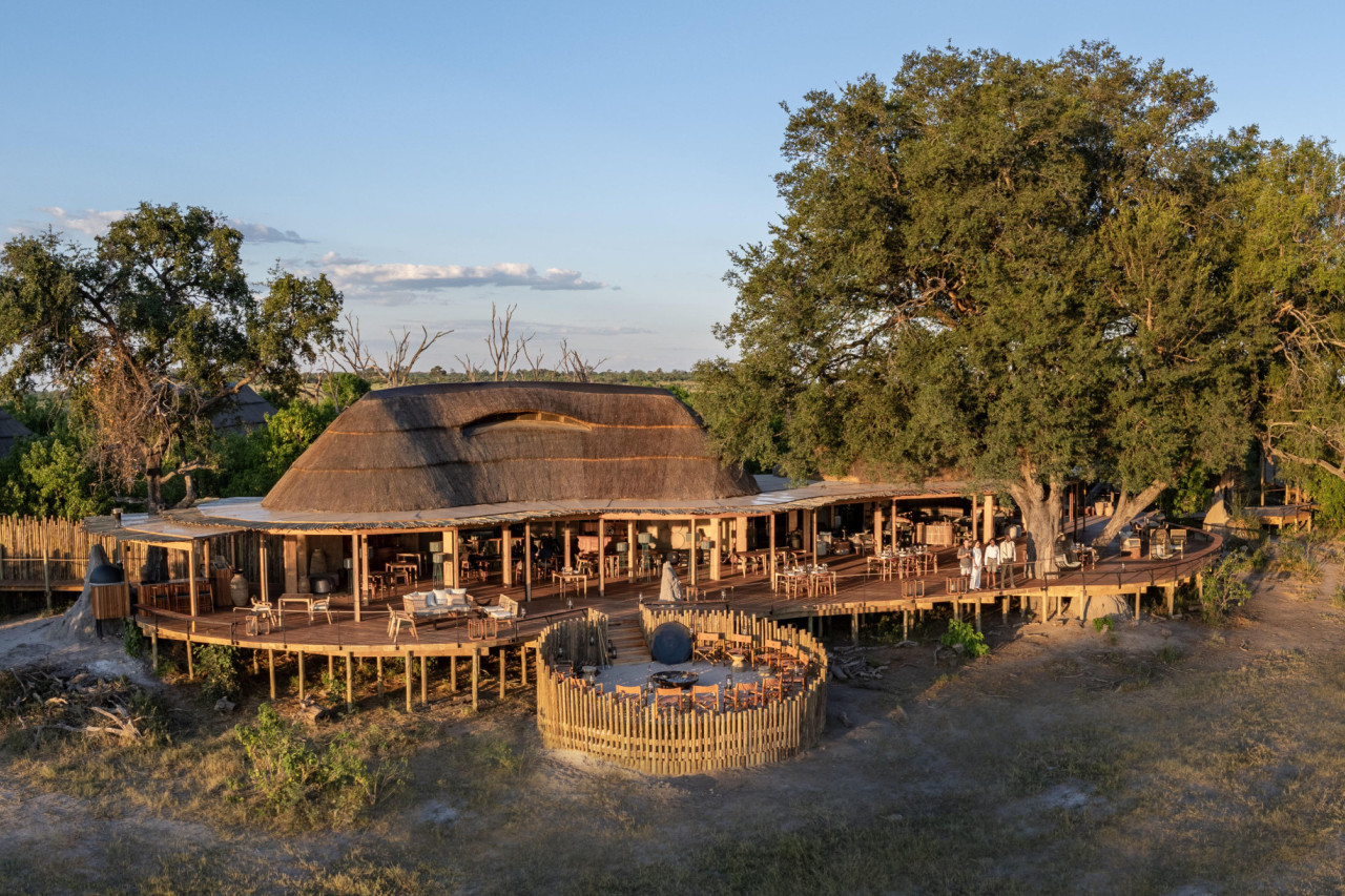 Herz der Lodge mit Bar, Lounge und Essbereich