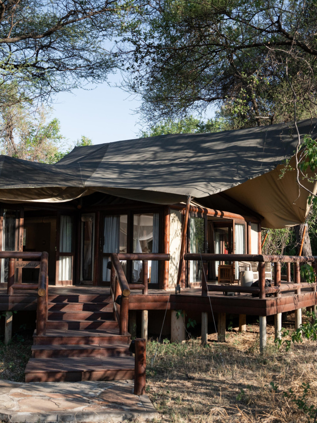 Tuli Safari Lodge liegt am Ufer de Limpopo Flusses