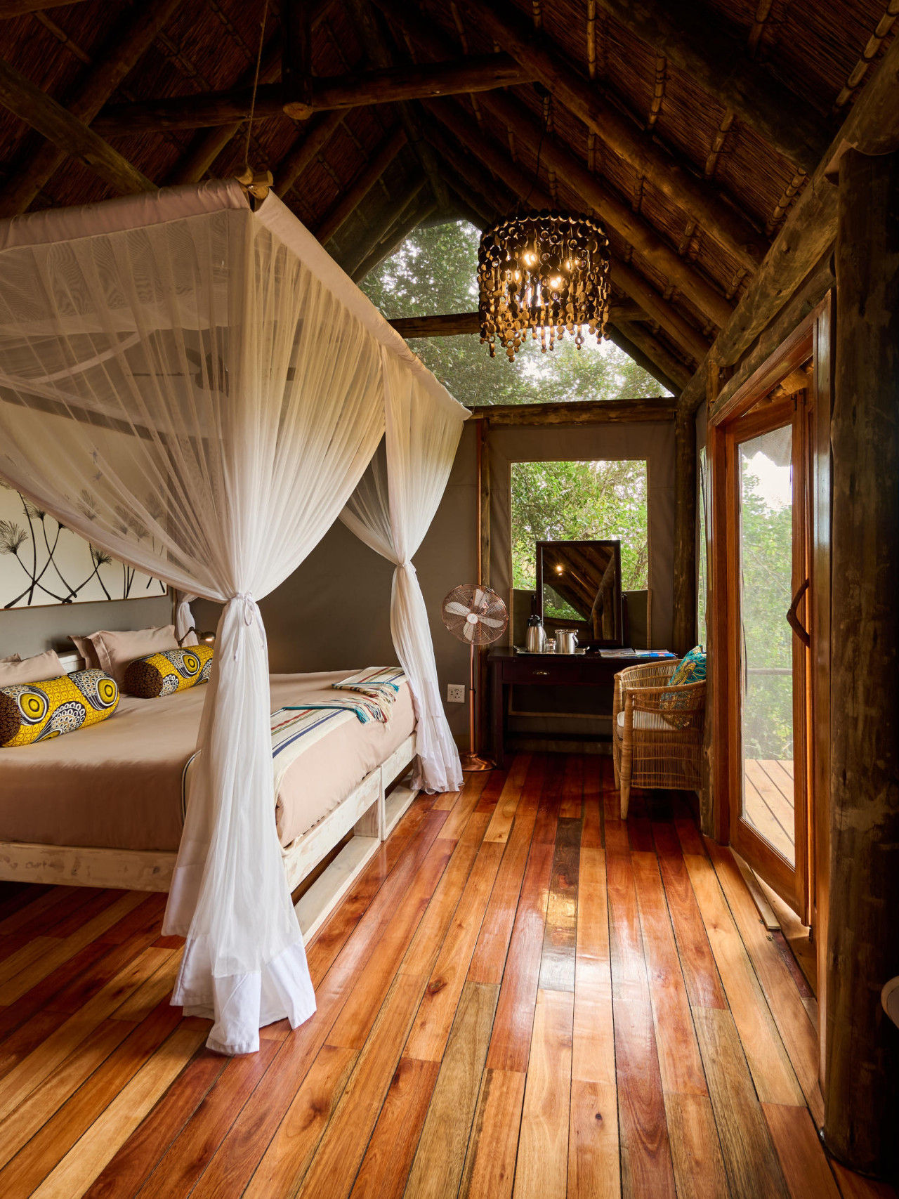 Geschmackvoll eingerichtete Zimmer mit allem Komfort