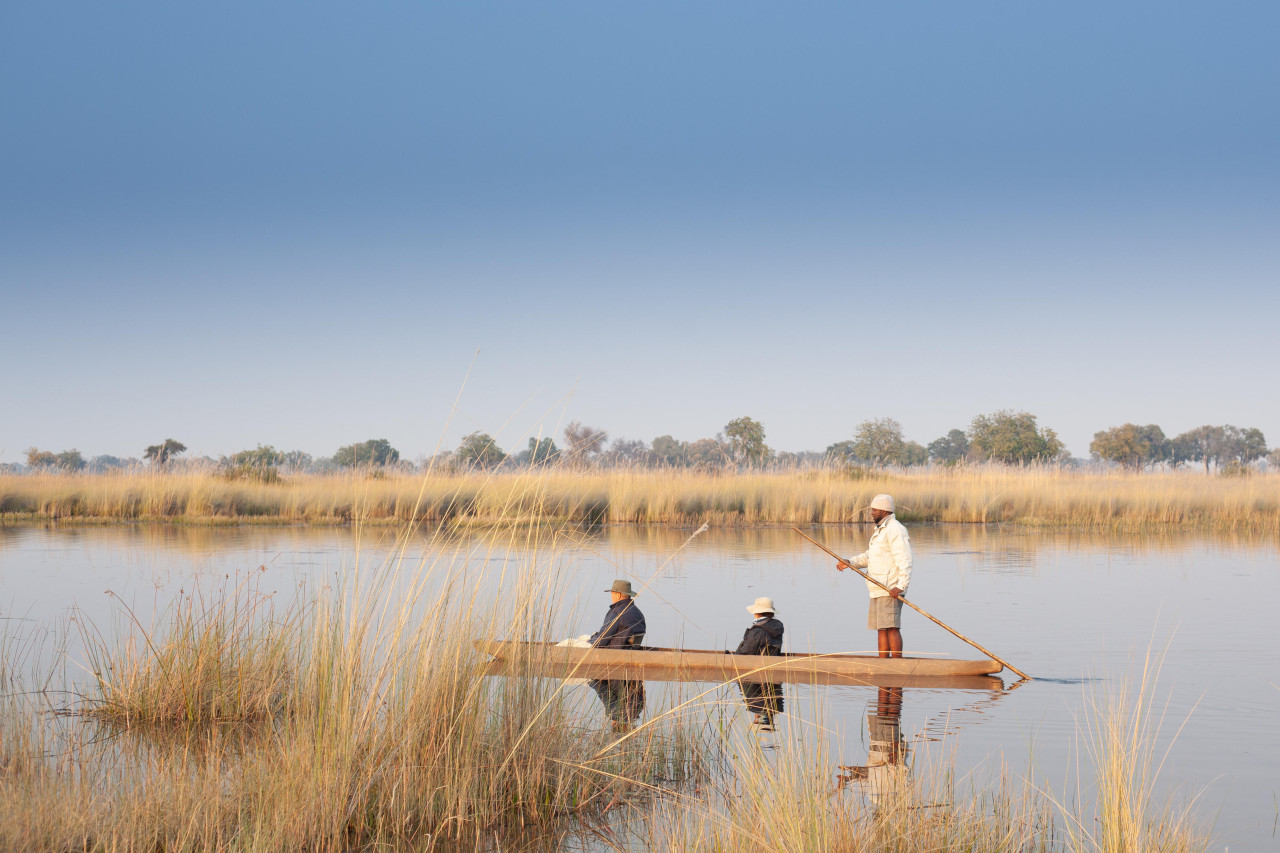 Mokorofahrt als Highlight im Okavango Delta
