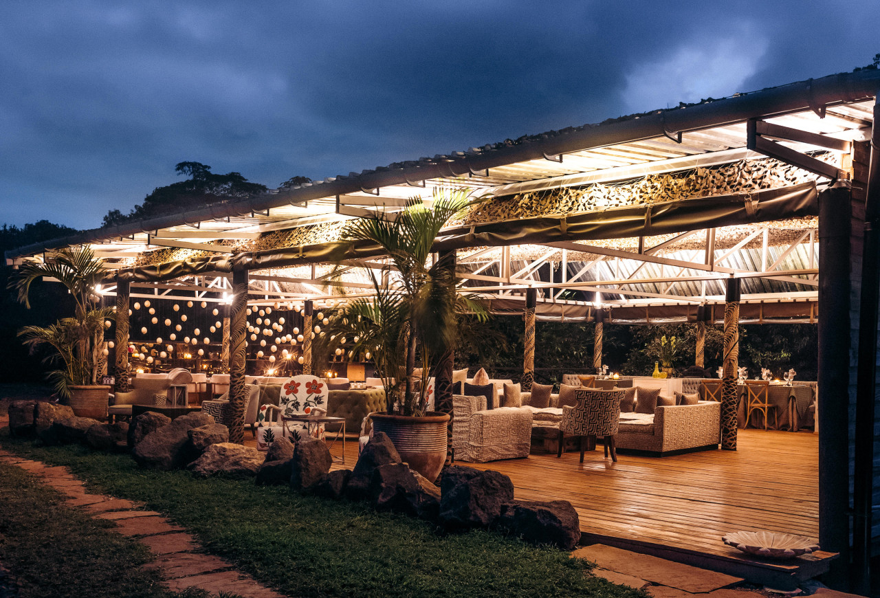 Deck und Bar ist der perfekte Ort für einen schönen Abend
