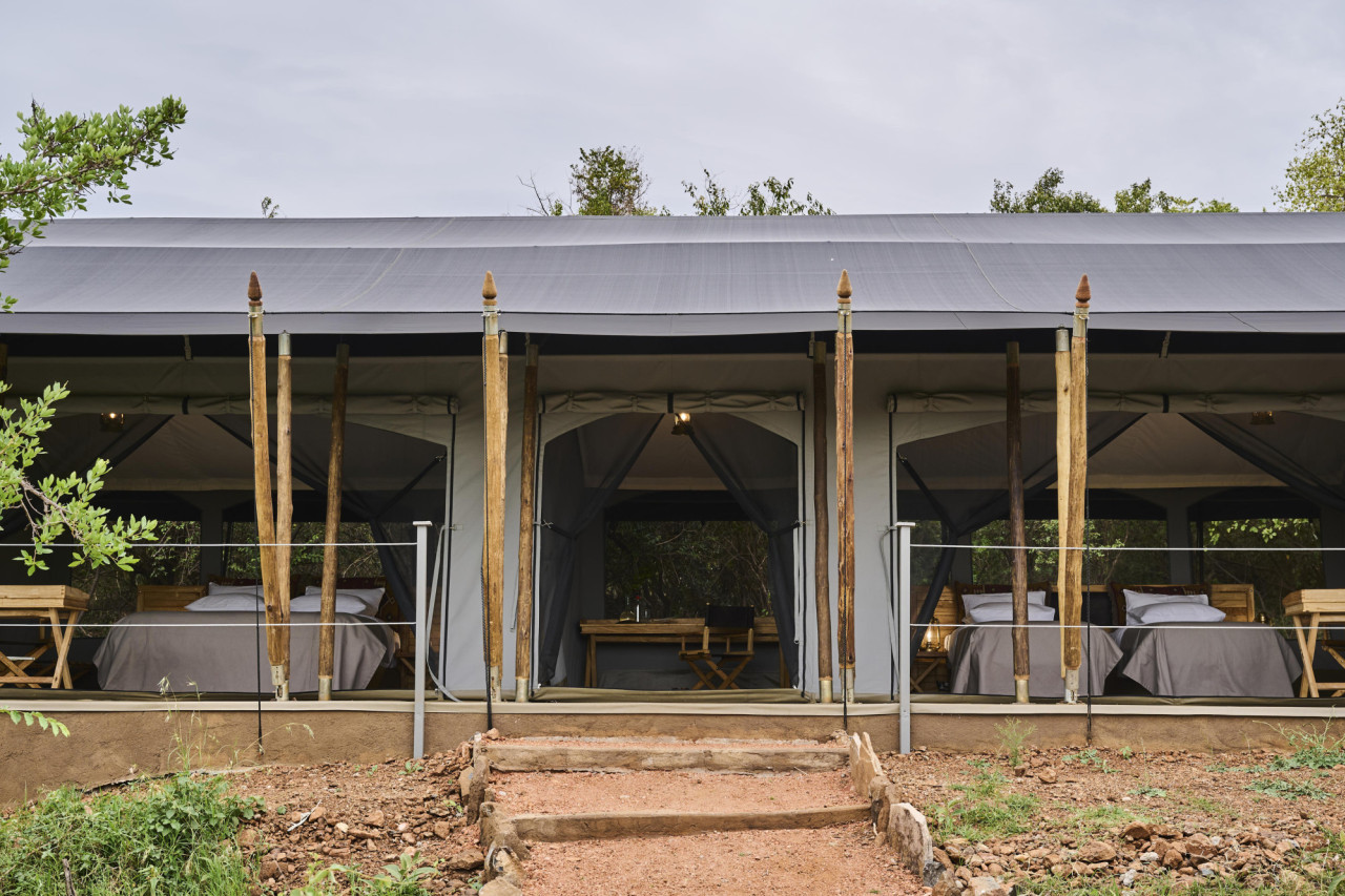 Zelt mit zwei Schlafräumen für Familien oder Freunde