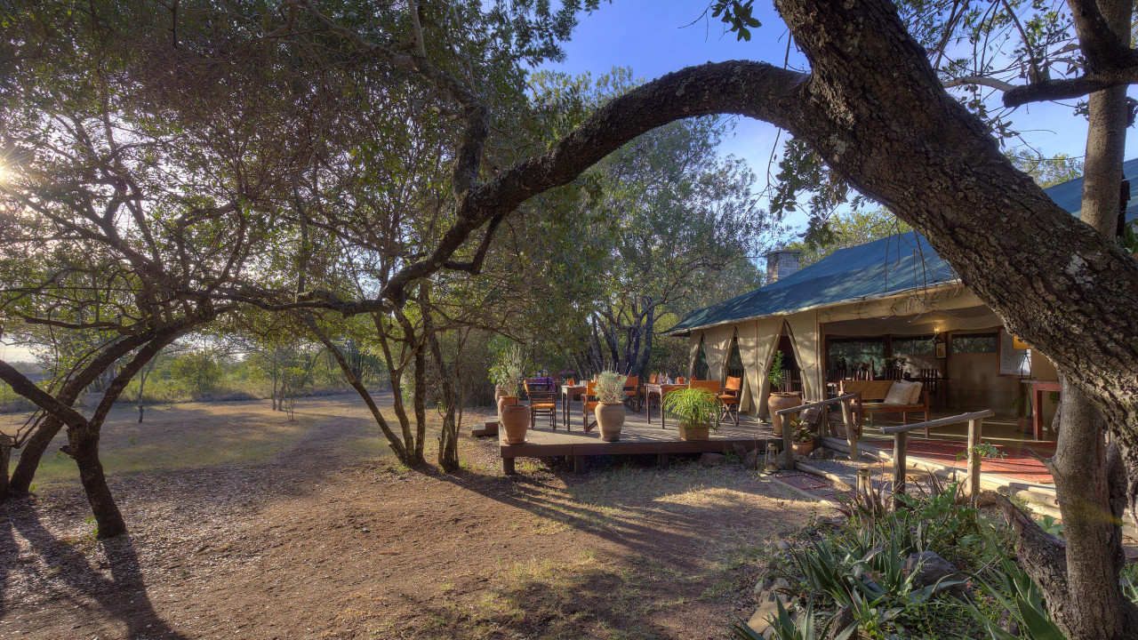 Kleines, luxuriöses Camp im Schatten des Mt. Kenya