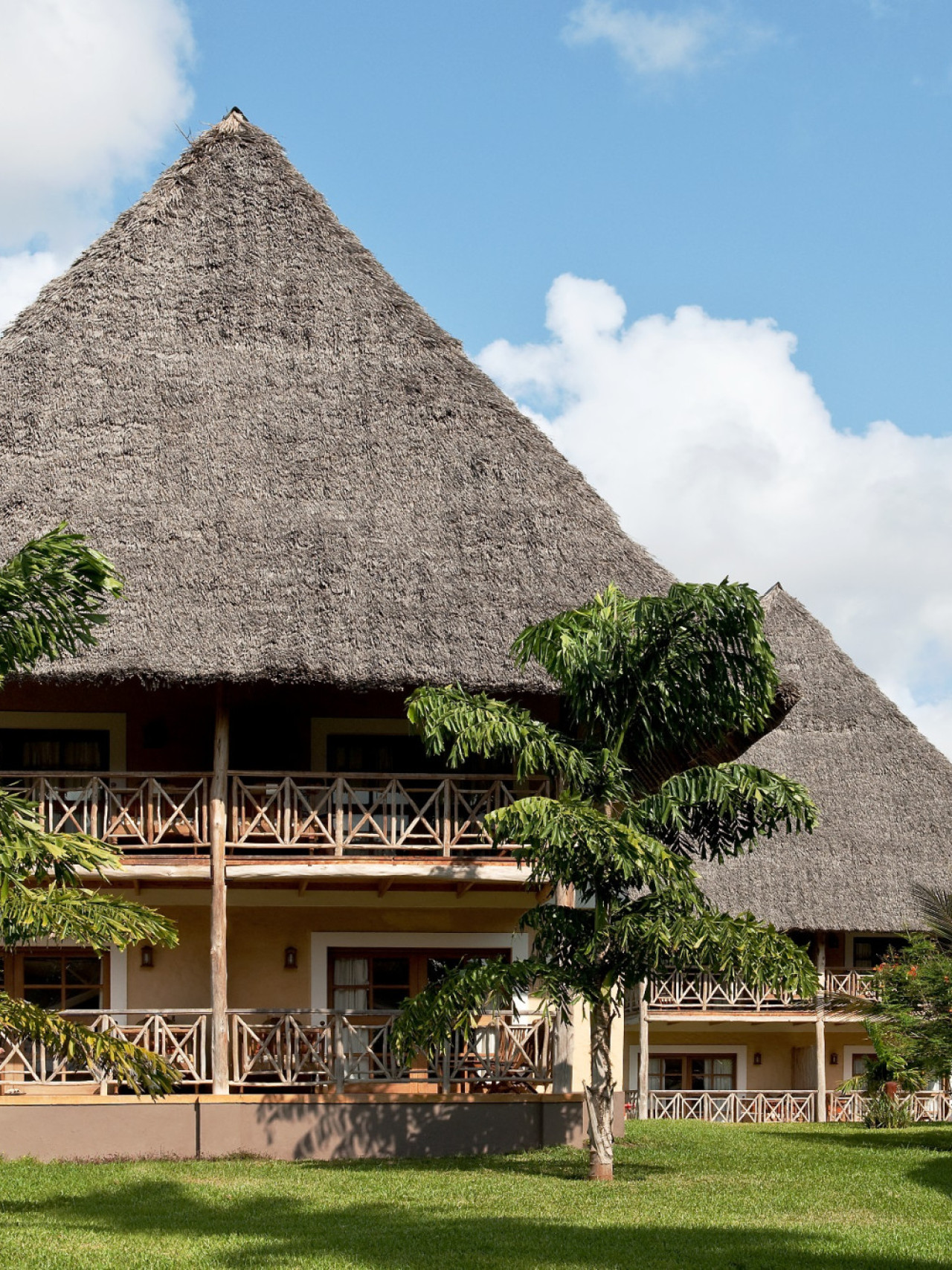 Der doppelstöckige Bungalow mit Terrasse