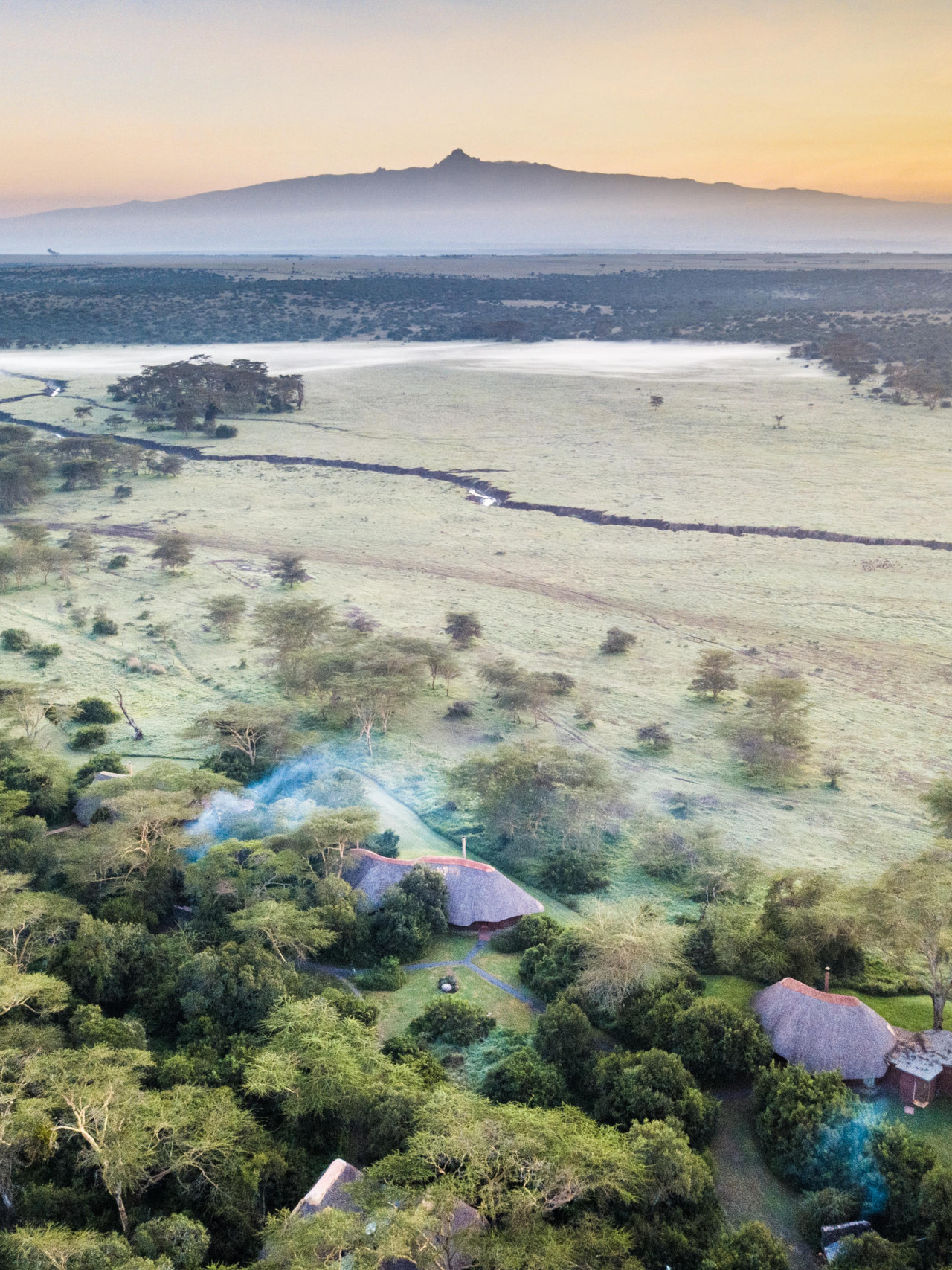 Luxuriöse Lodge liegt in einem Tal beim Mount Kenya