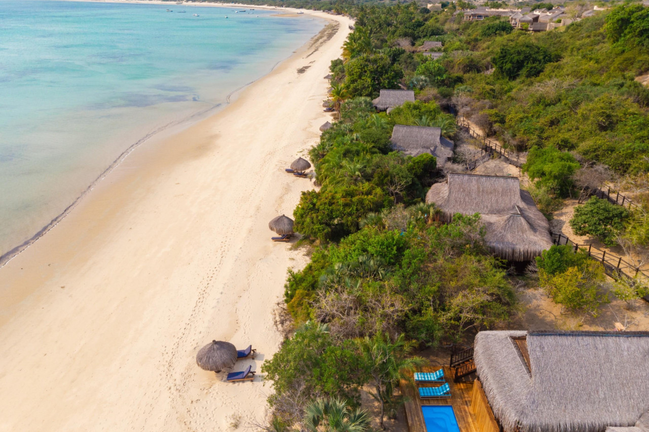 Atemberaubende Naturschönheit am kristallklaren Wasser