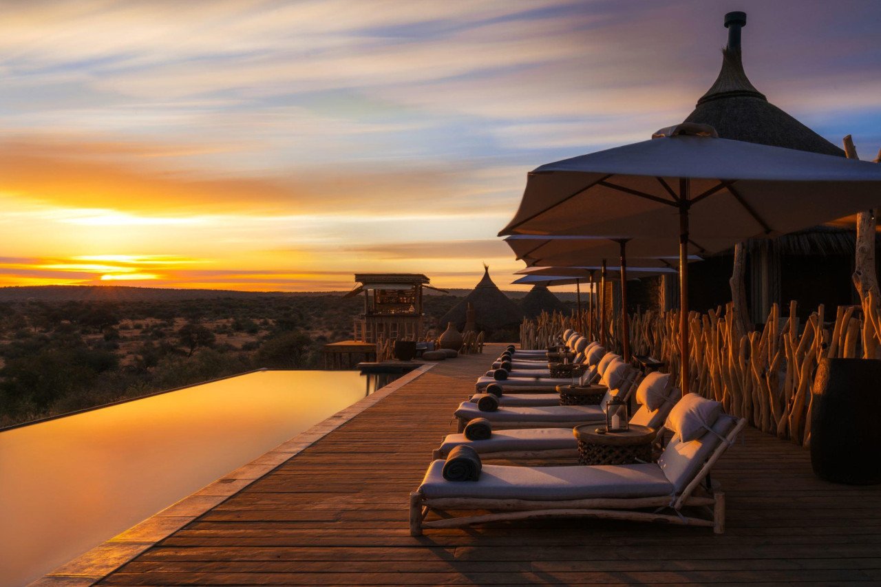 Herrlicher Sonnenuntergang am Pool
