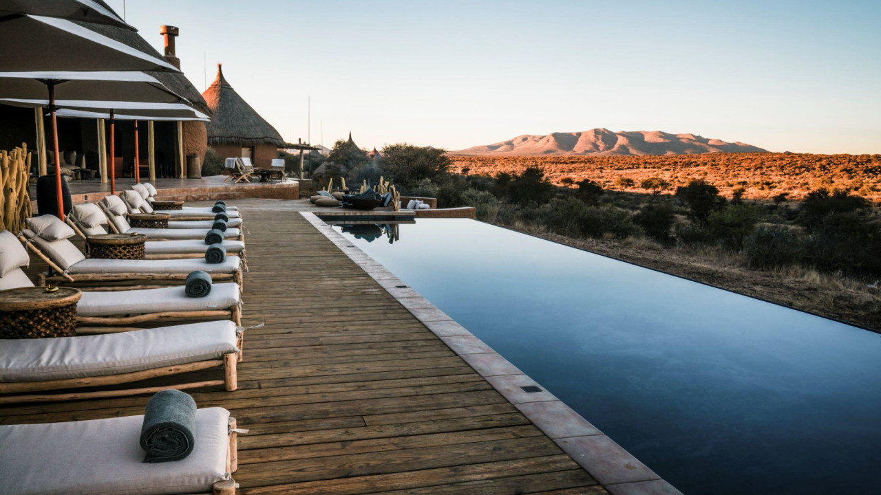 Entspannung am beheizten Infinity Pool