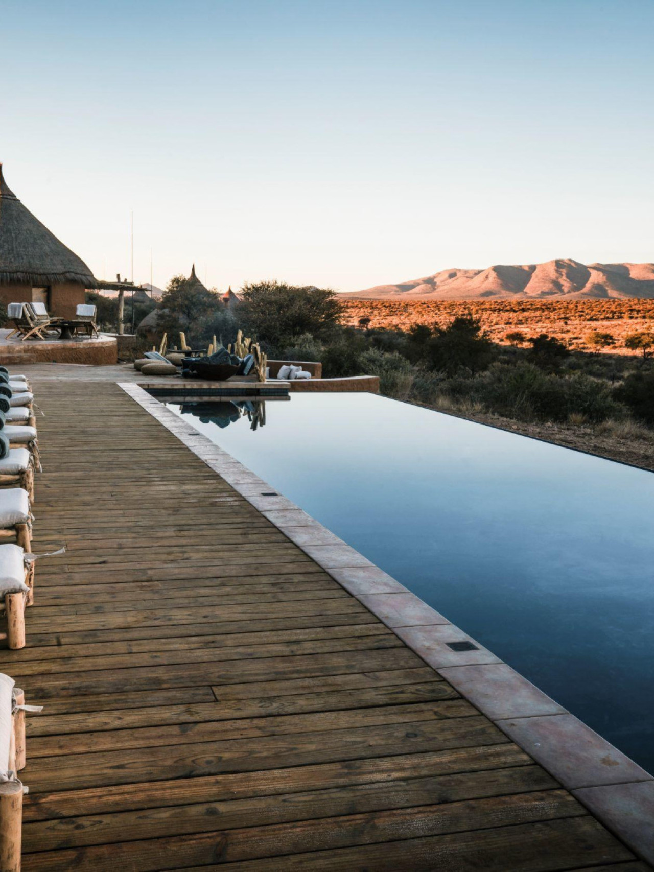 Entspannung am beheizten Infinity Pool