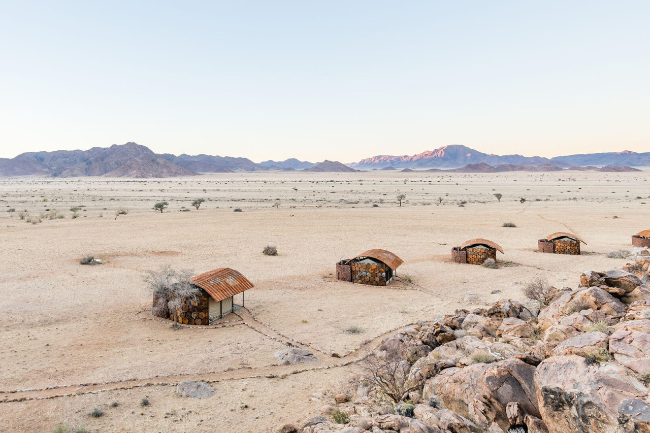 Sechs Gästezelte mit großzügiger Privatsphäre