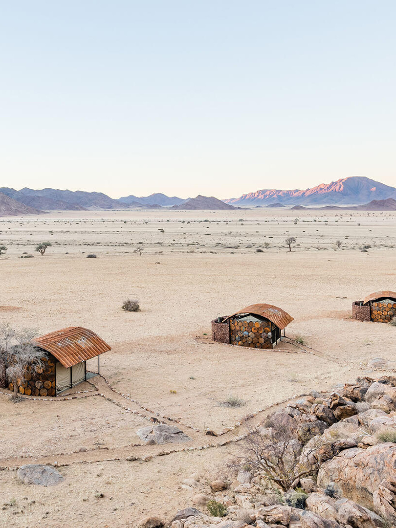 Sechs Gästezelte mit großzügiger Privatsphäre