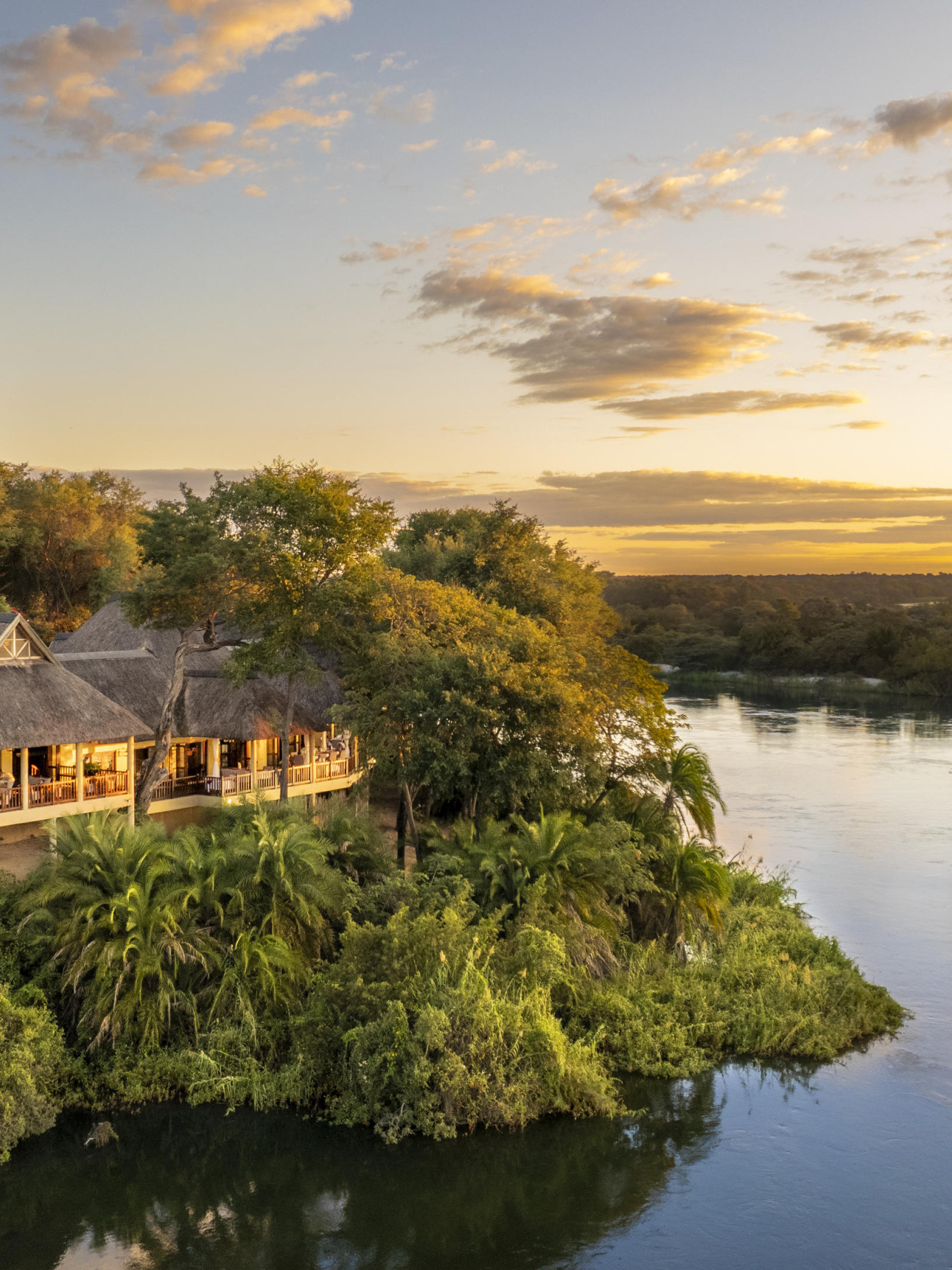 Luxus und Wildnis an den Ufern des Okavango-Flusses