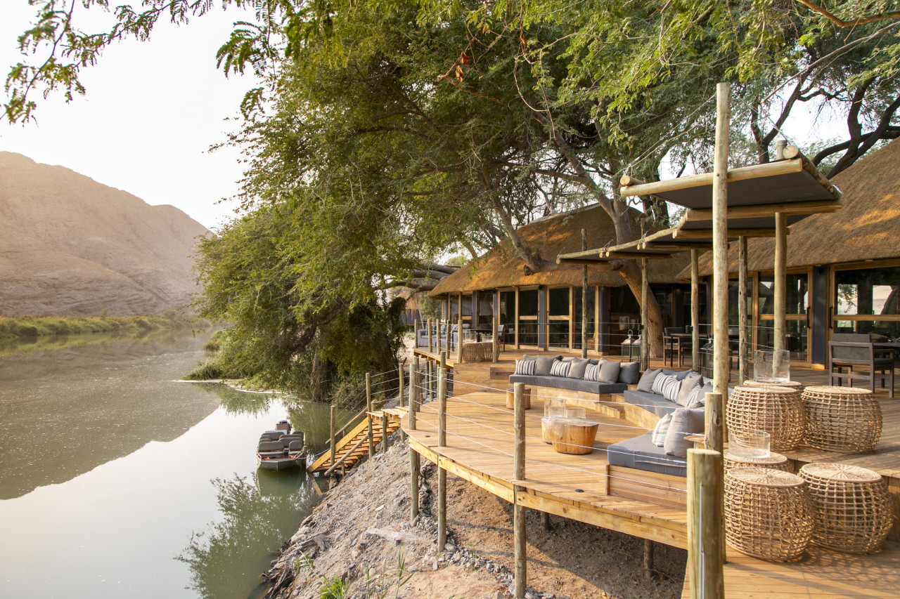 Herz des Camps mit Lounge, Bar und Terrasse