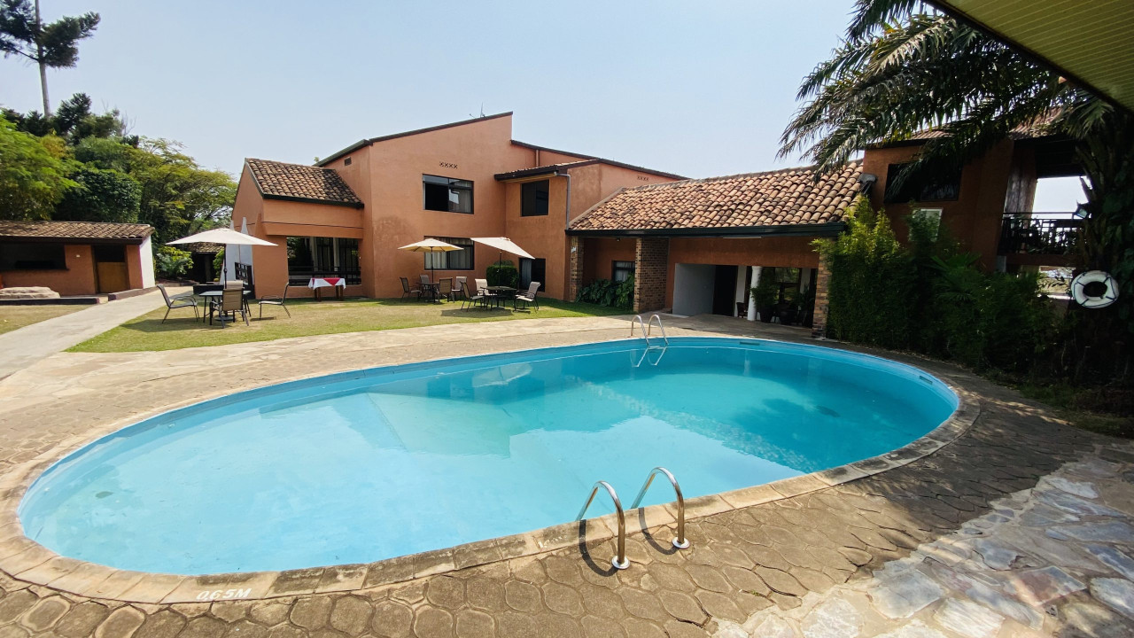 Einfache Lodge am Fusse des Virunga Sabiyinyo gelegen