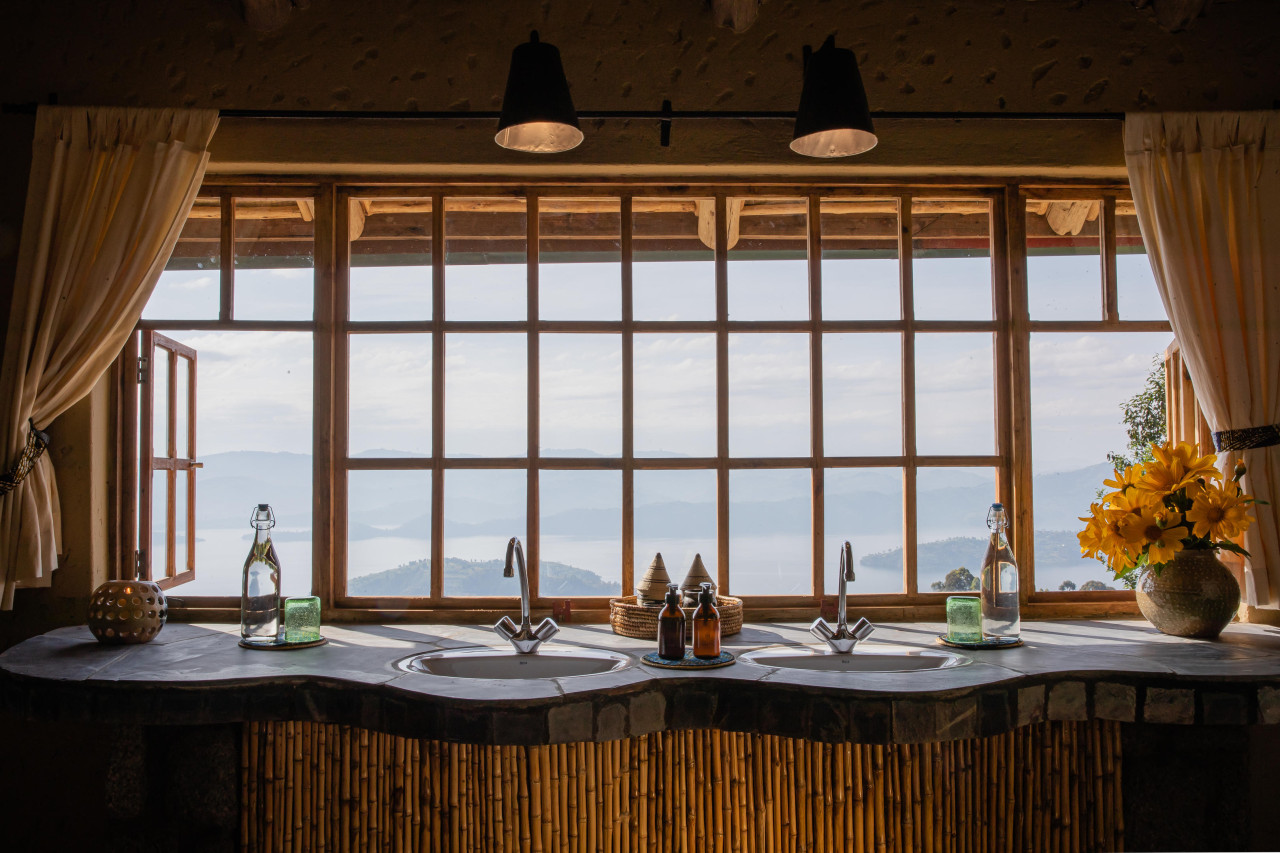 Badezimmer mit atemberaubenden Ausblick