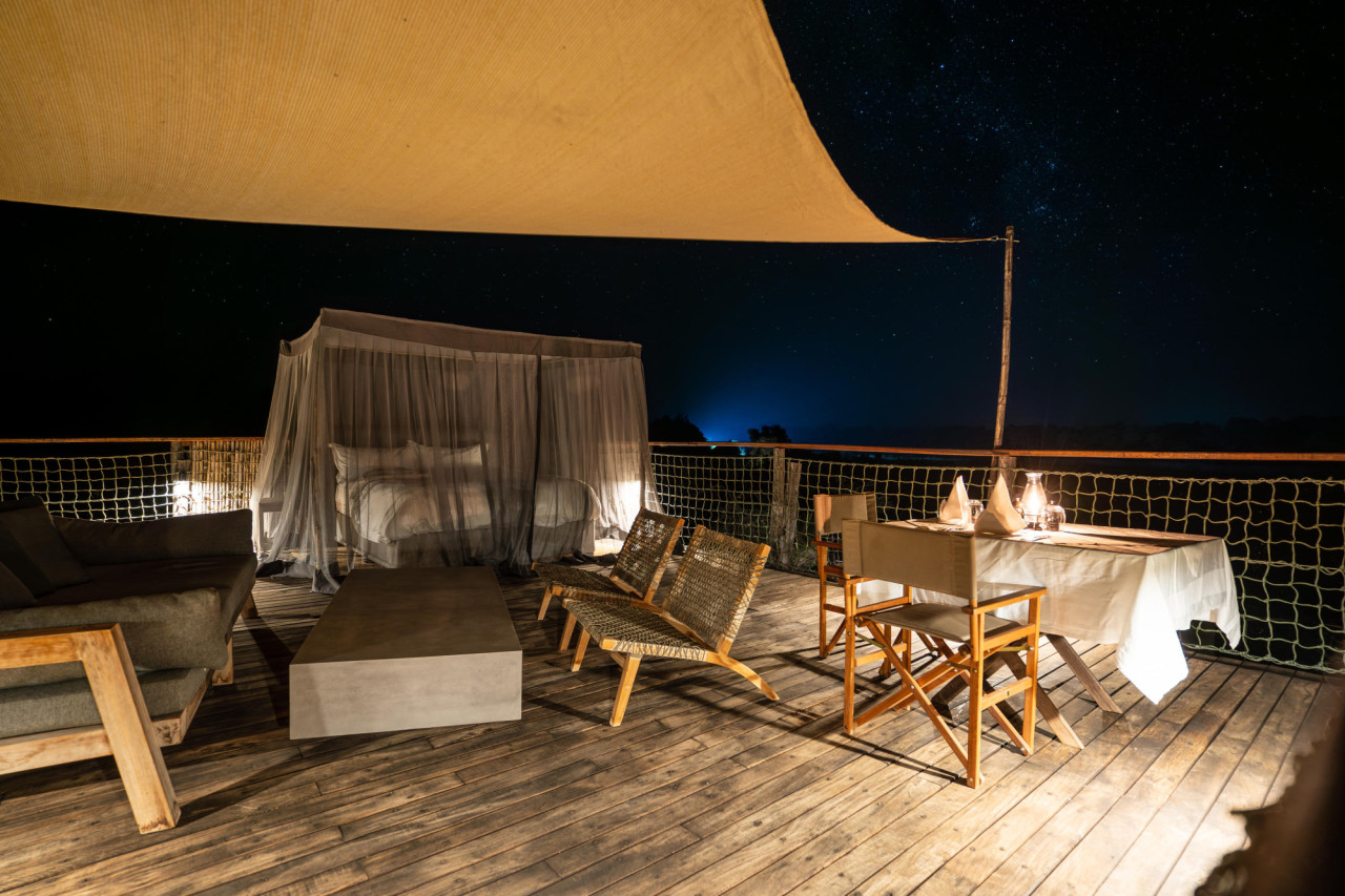 Optional schlafen Sie unter afrikanischem Sternenhimmel