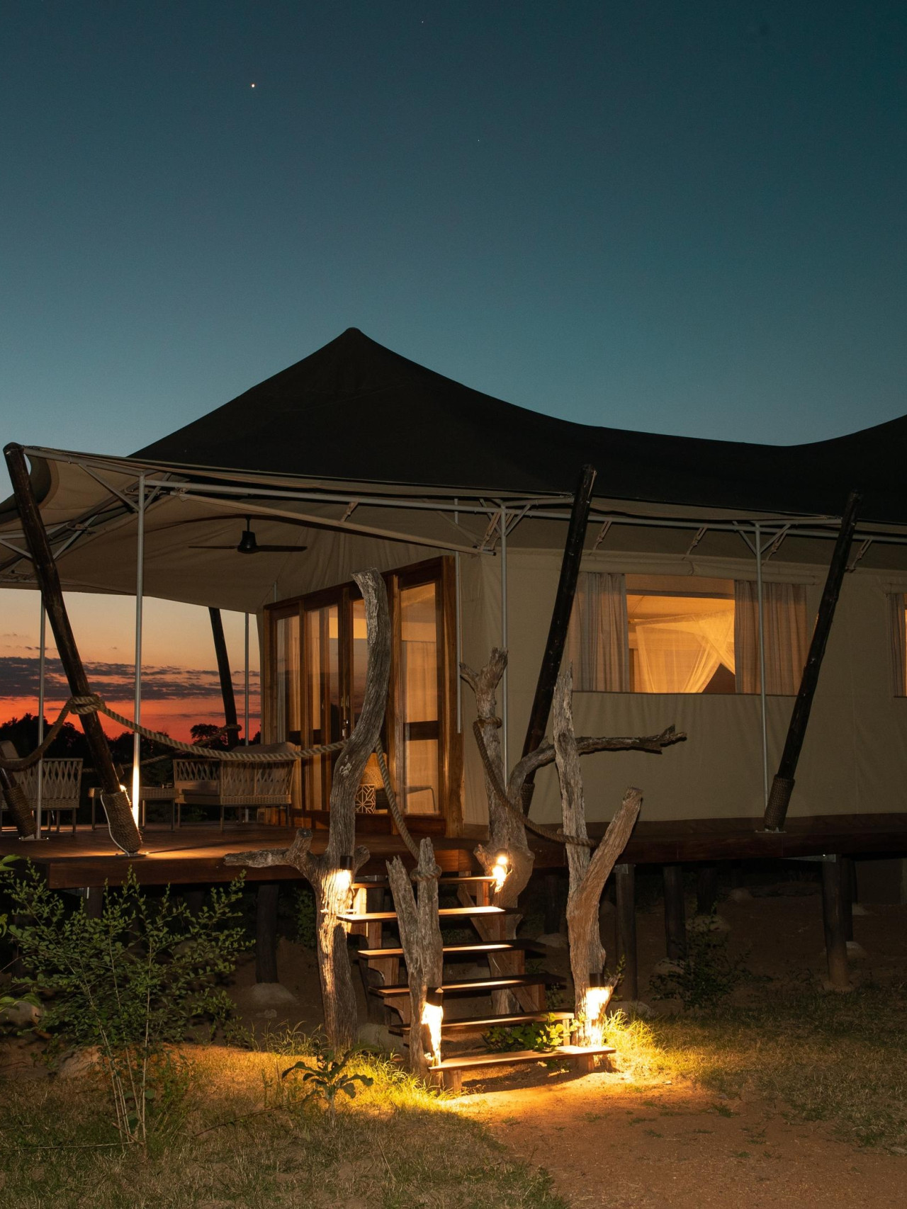 Geräumige Zelte mit Veranda für erholsame Nächte