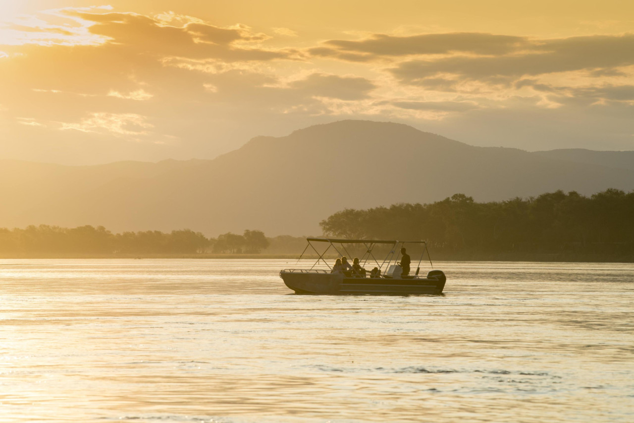 Bootsfahrt zum Sonnenuntergang auf dem Sambesi