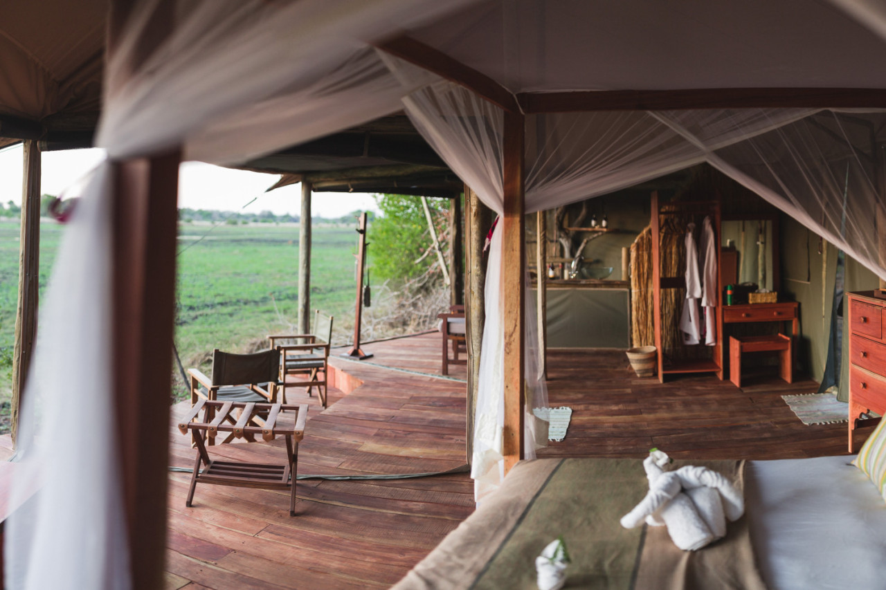 Geräumige Zelte mit Veranda und allem Komfort