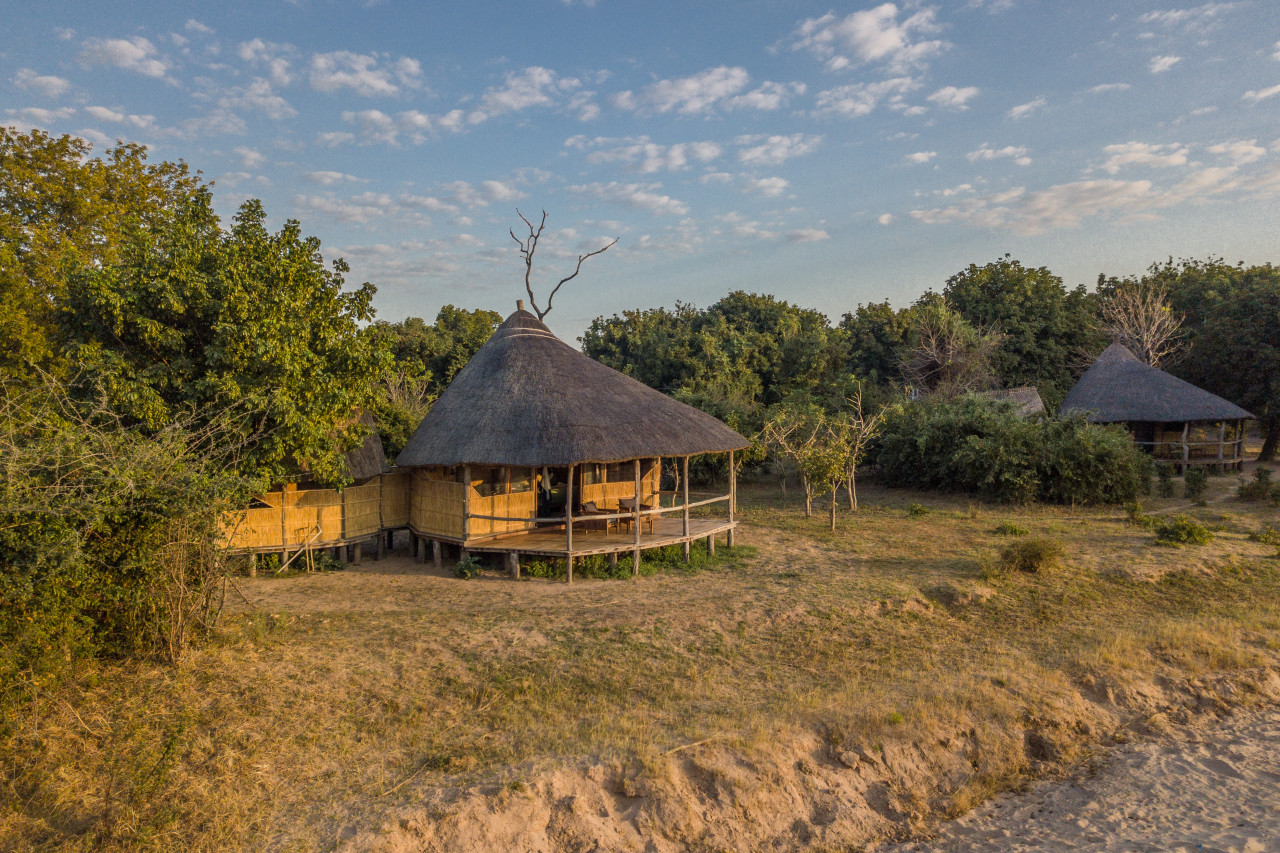 Fünf charmante Safari-Zimmer liegen am saisonalen Fluss