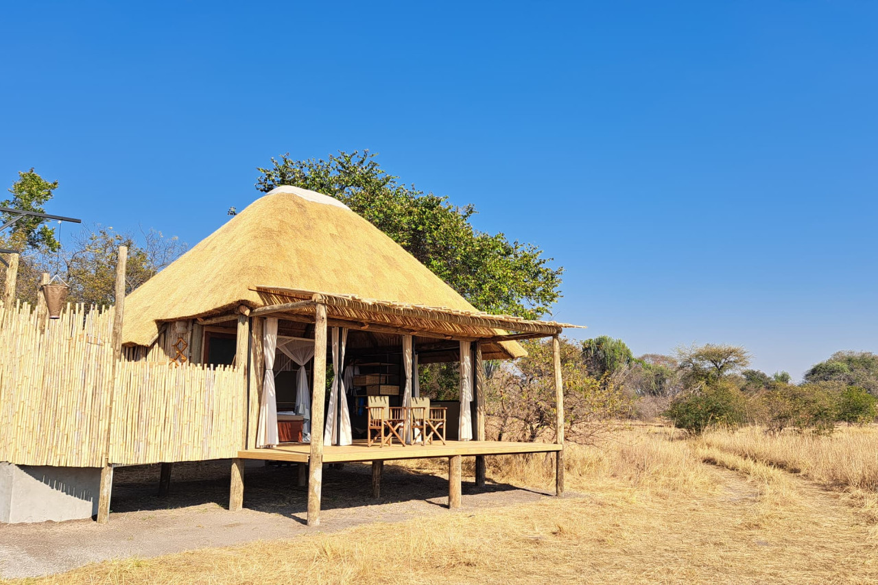 Kleines Camp in den Weiten der Busanga-Ebenen