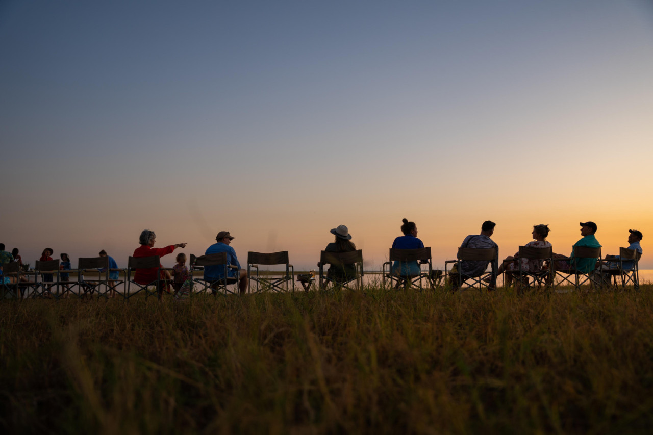 Den Tag mit Sundowner-Cocktails ausklingen lassen