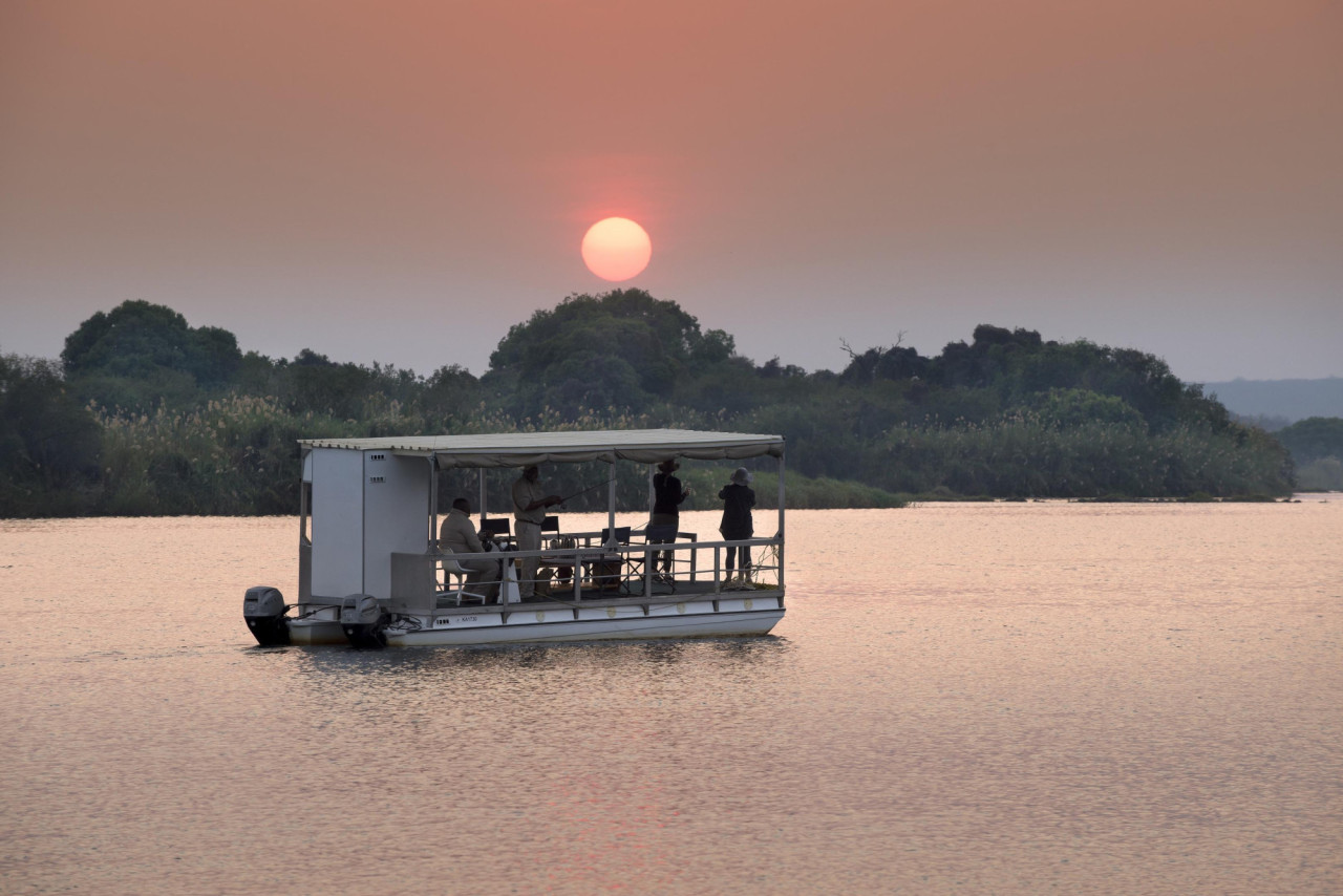 Berühmte Sambesi-Kreuzfahrten bei Sonnenuntergang