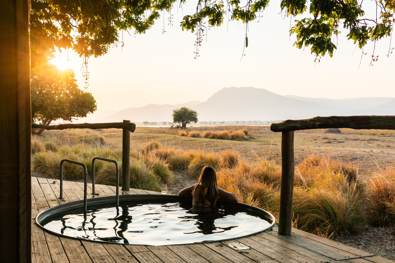 Logenplatz mit Blick in die Ferne vom Tauchbecken