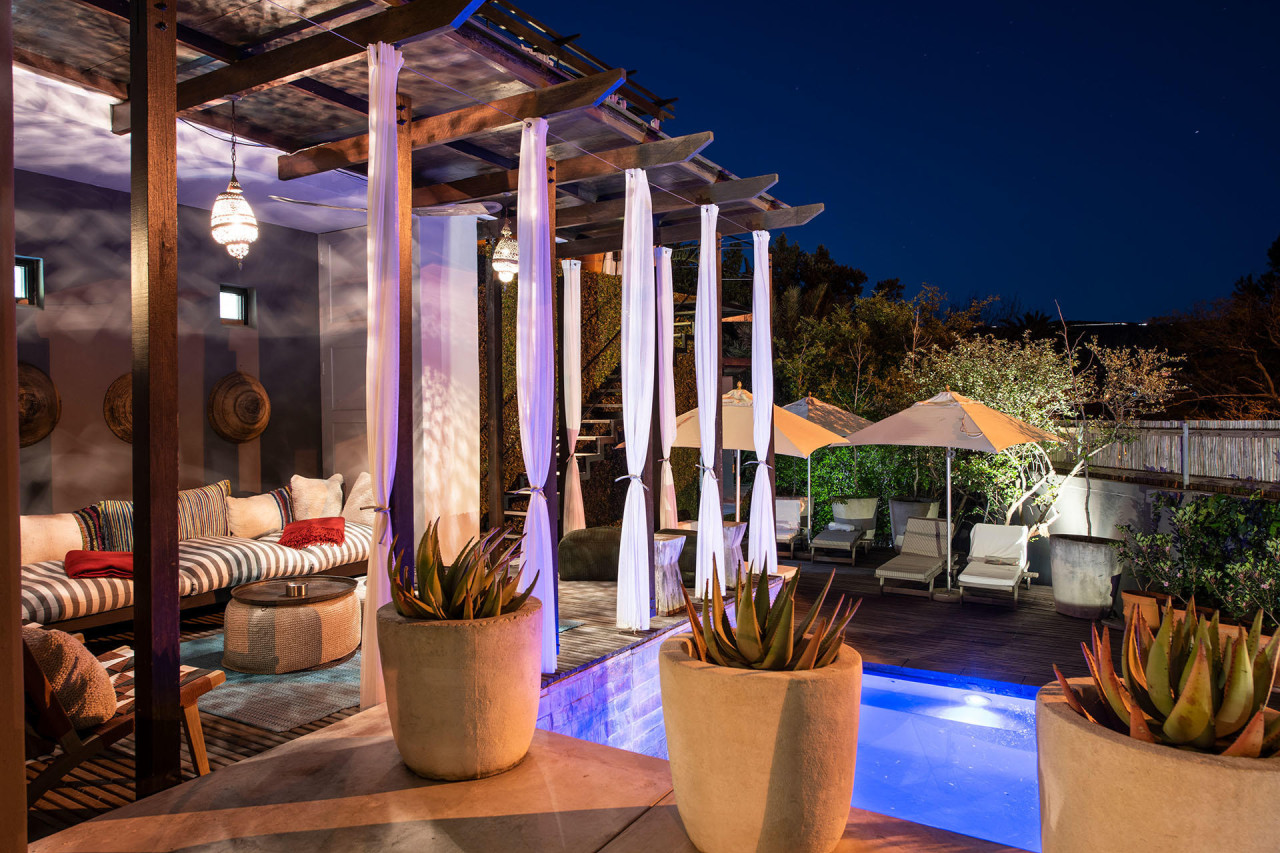 Entspannen Sie am Pool oder genießen Sie die Wellness-Spa