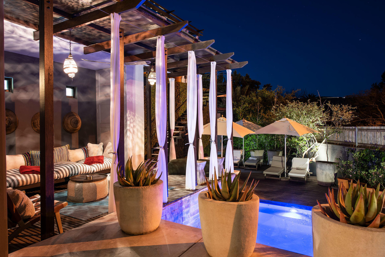 Entspannen Sie am Pool oder genießen Sie die Wellness-Spa