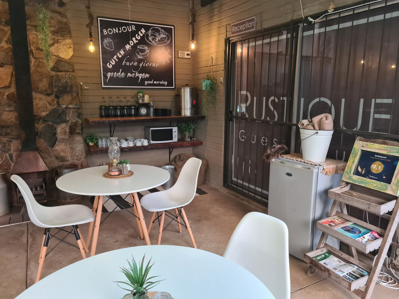 Frühstücksraum mit Terrasse