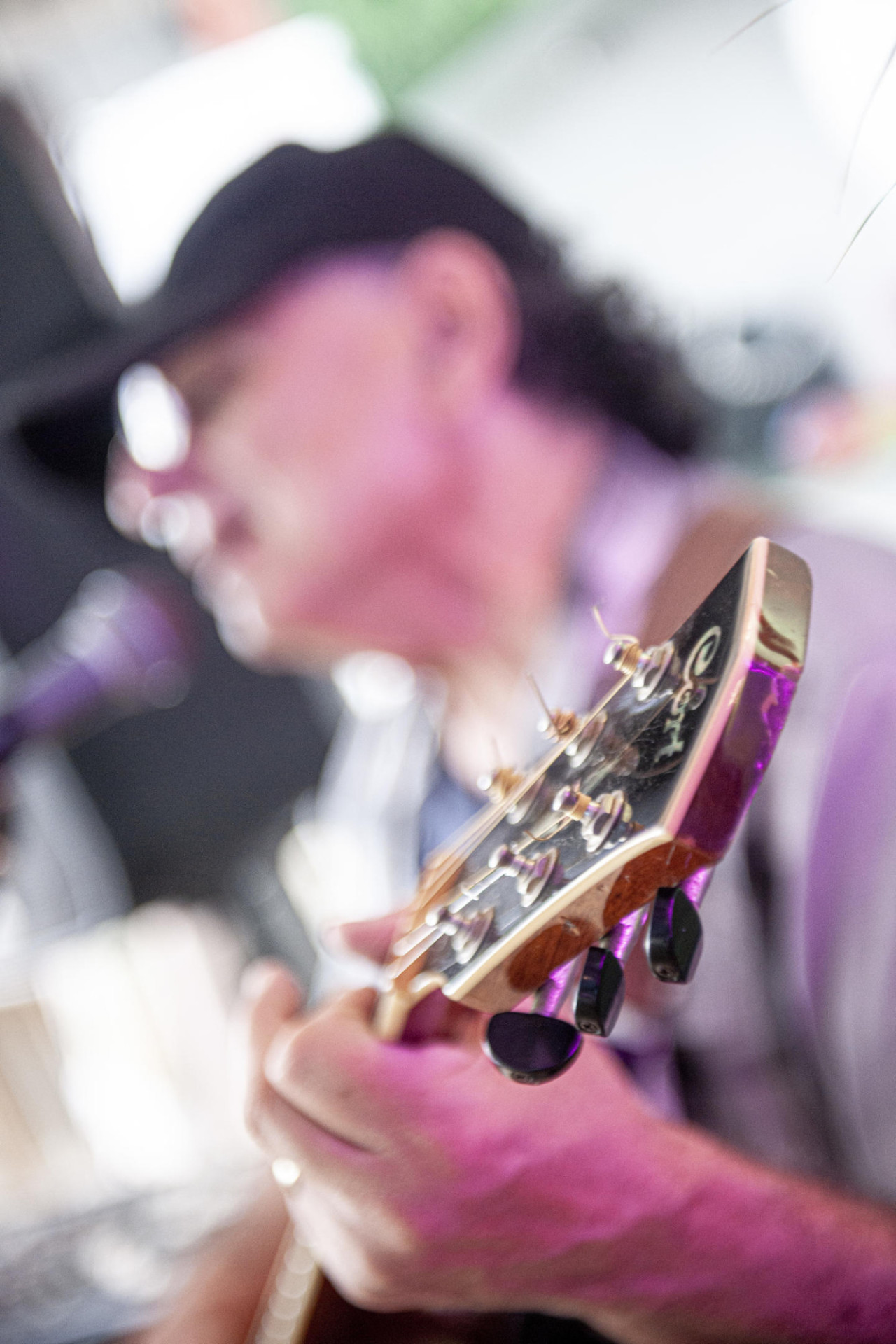Livemusik von lokalen Künstlern und Bands
